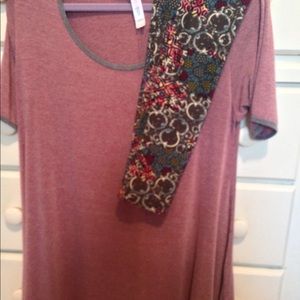 XS Perfect T w/OS leggings set. Great condition!